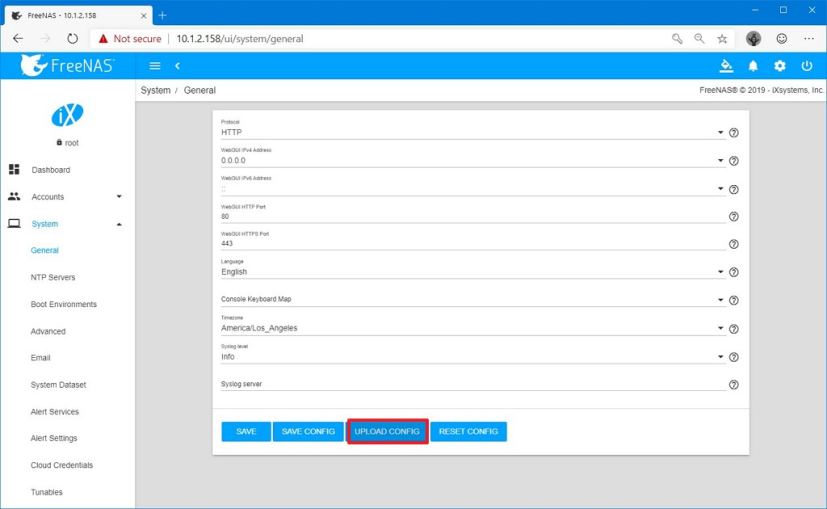 Page des paramètres généraux de FreeNAS, option de téléchargement de configuration